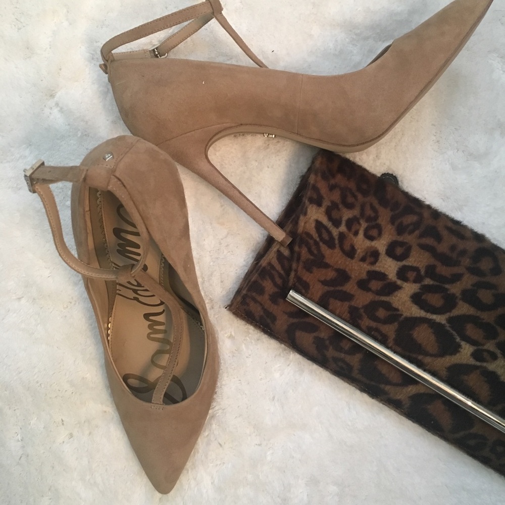Dorinda Pump T-strap with adjustable ankle strap